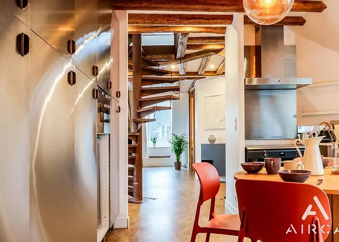 Grand Duplex De 150m2 - Hypercentre Tours, Refait A Neuf - Pour 6 Personnes *